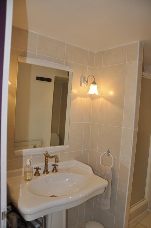 Les Cigales Bed & Breakfast Charols Bagian luar foto