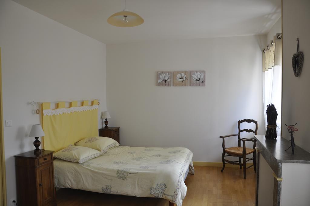 Les Cigales Bed & Breakfast Charols Bagian luar foto