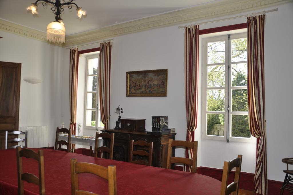 Les Cigales Bed & Breakfast Charols Bagian luar foto