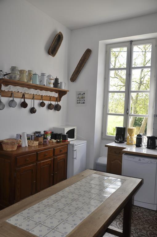 Les Cigales Bed & Breakfast Charols Bagian luar foto