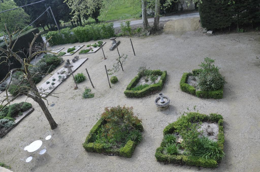 Les Cigales Bed & Breakfast Charols Bagian luar foto